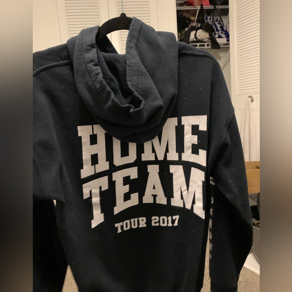 Medium Black and White Thomas Rhett Home Team Tour Sweatshirt